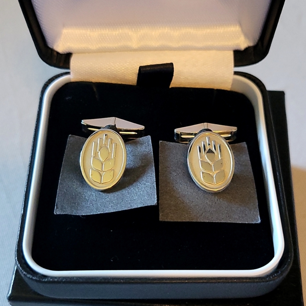Cufflinks